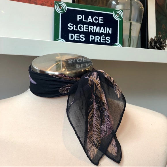 Ann Taylor black silk feather scarf, made in Japan - Picture 5 of 6